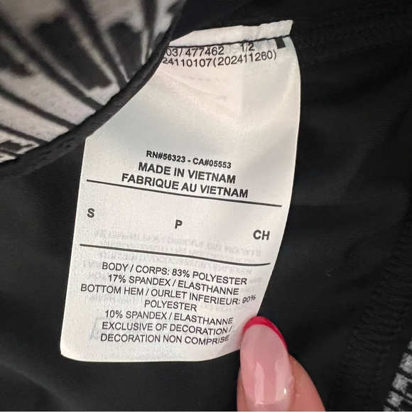 ✔️ NWT✔️ NIKE Pro Dri-Fit Graphic Cropped Training Top - Picture 8 of 9